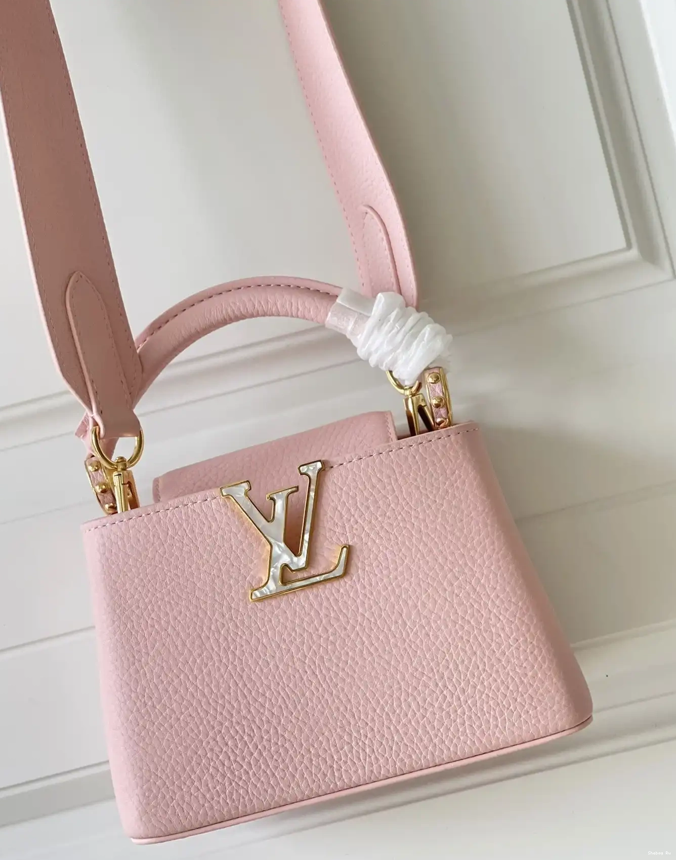 VUITTON LOUIS MINI CAPUCINES 0531